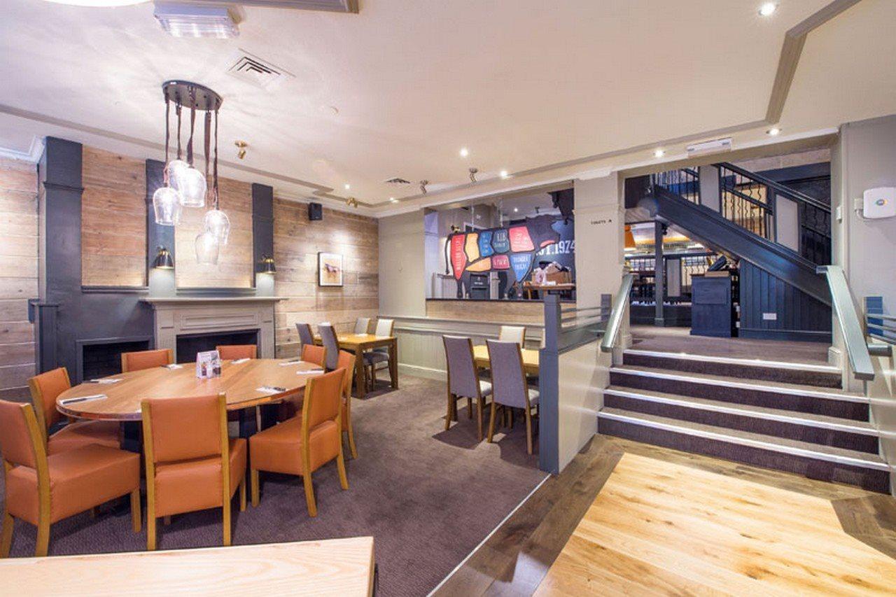 Premier Inn Cardiff West Экстерьер фото